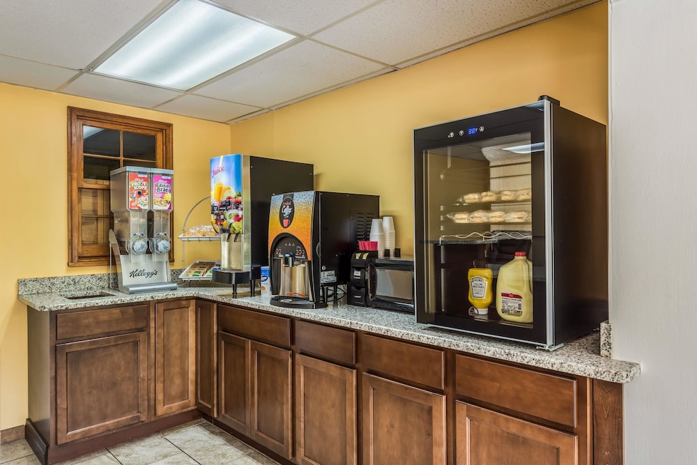 Americas Best Value Inn Franklin - photo 34