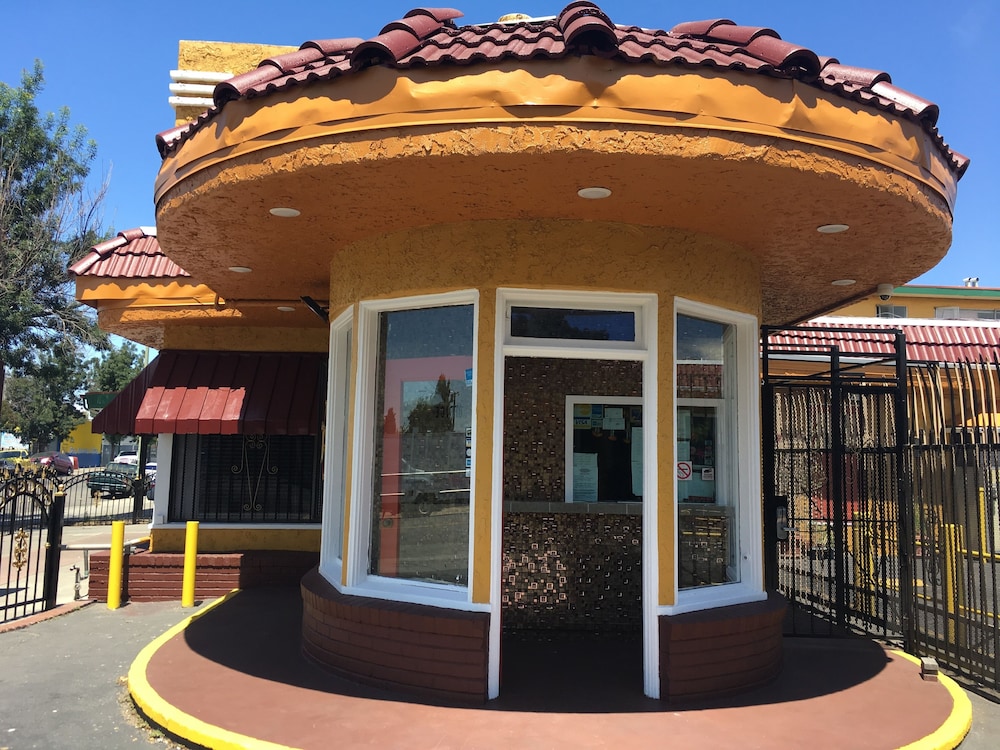 Harris Motel - photo 4