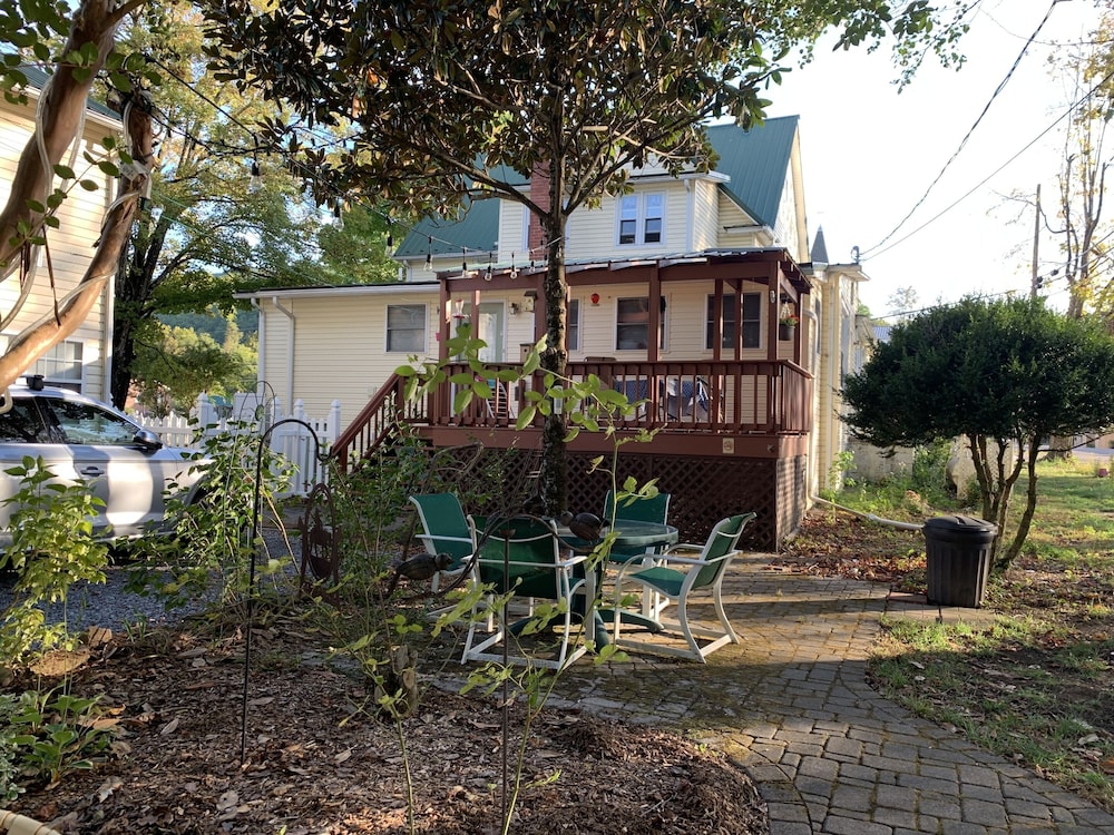 The Dancing Bear Inn - photo 27