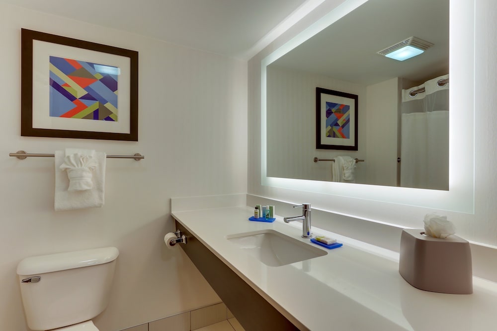 Holiday Inn Express & Suites Troy by IHG - photo 33