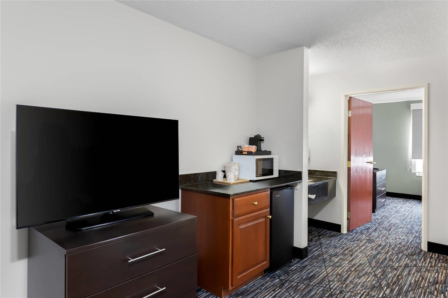 Quality Inn & Suites Niles - photo 66