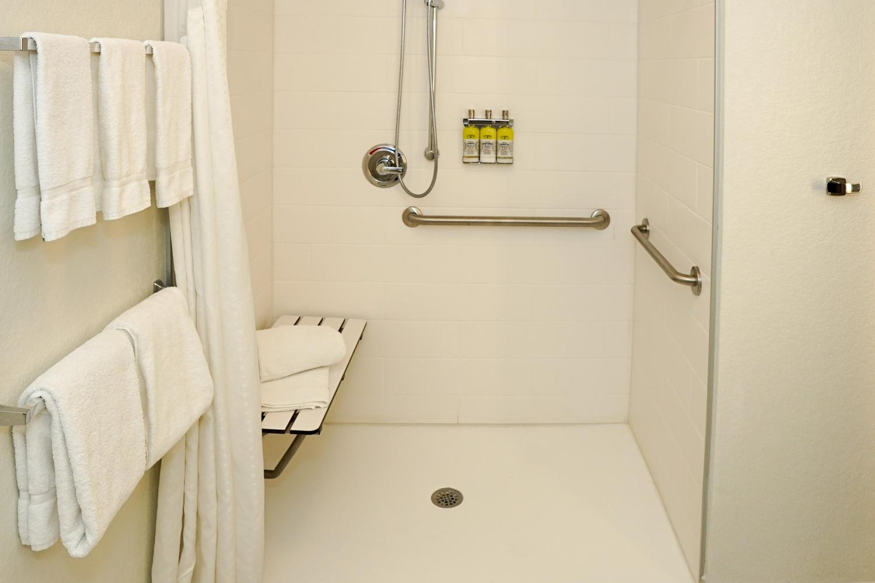 Holiday Inn Express & Suites Denver Aurora Medical Campus - photo 121