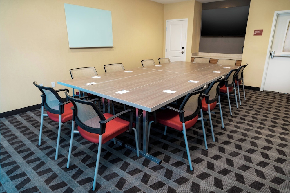 TownePlace Suites by Marriott Irvine Lake Forest - photo 37