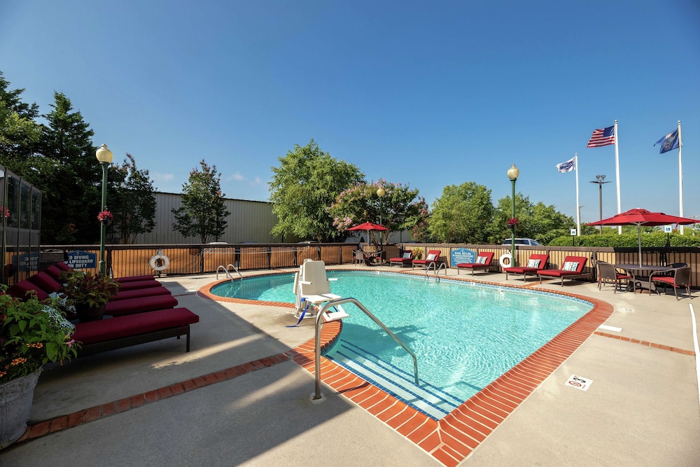 Hampton Inn Christiansburg Blacksburg - photo 32