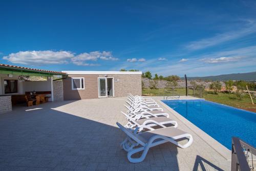 Mobile Homes Residence Ulika — 4-Star Luxury Hotel in Krk, Croatia
