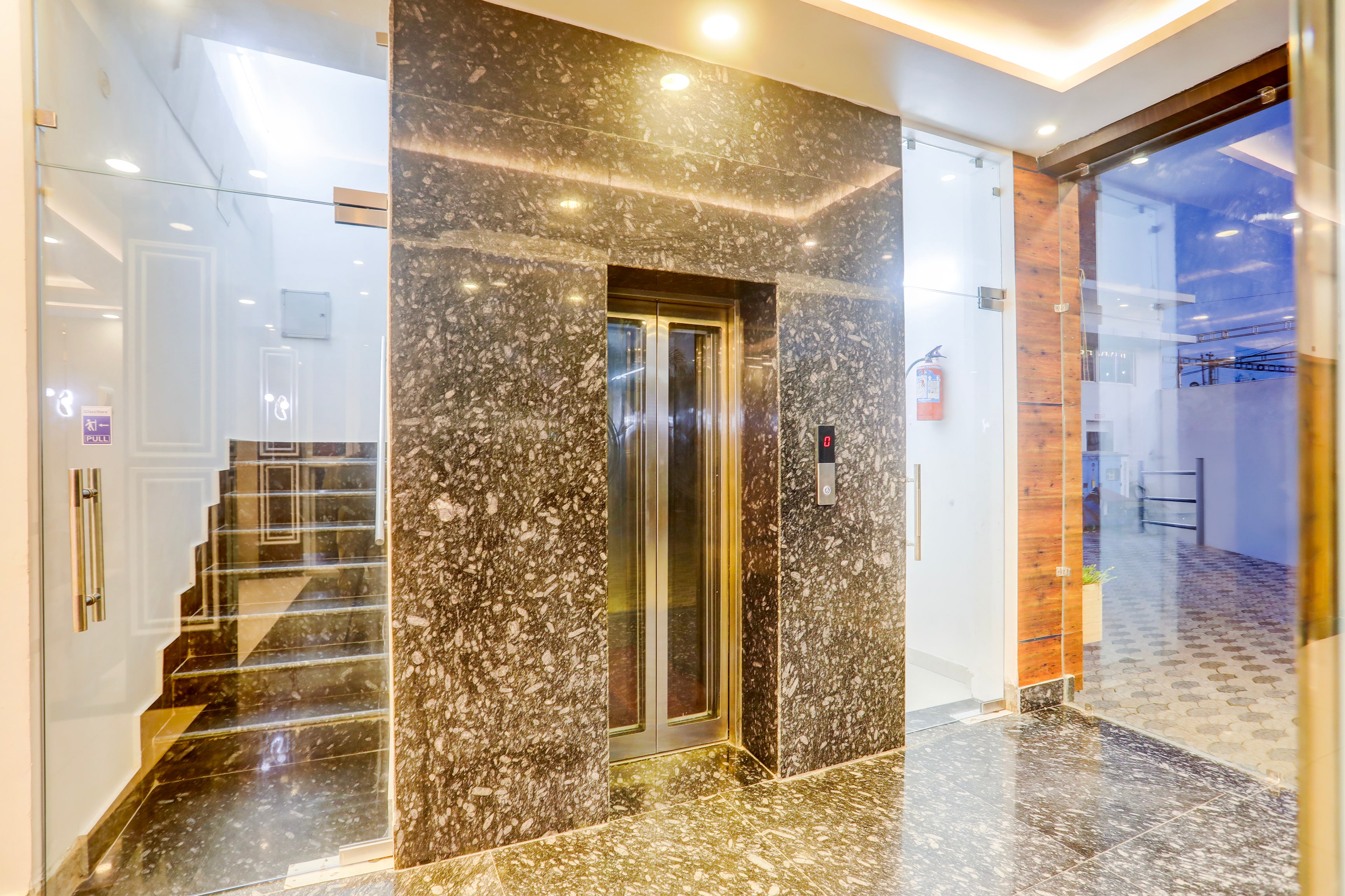 Townhouse OAK R R Palace — 4-Star Luxury Hotel in Varanasi, India