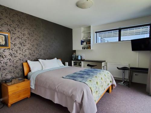 A Stone's Throw to Oamaru Central — 4-Star Luxury Hotel in Oamaru, New Zealand