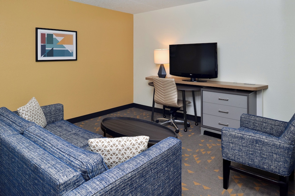 Holiday Inn Hotel & Suites Overland Park Convention Center - photo 29