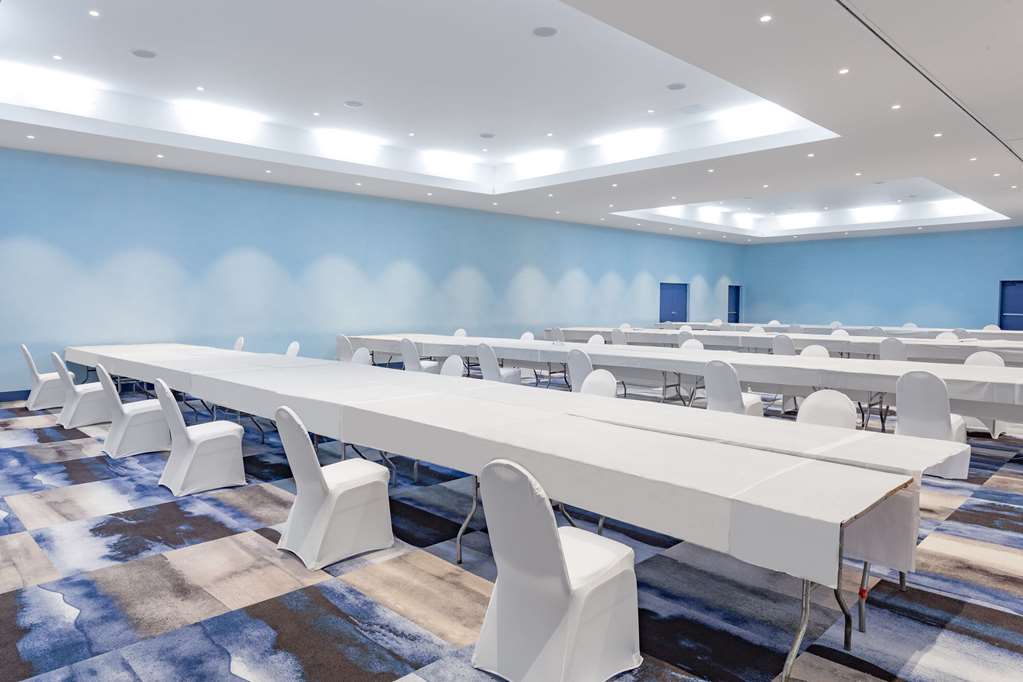 Ramada by Wyndham Hartford North Bradley Airport - photo 33
