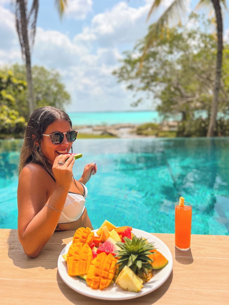 Azulea Bacalar Hotel & Spa Lagoon Front