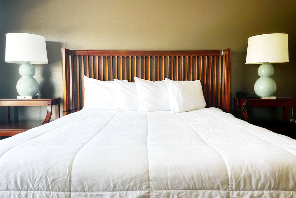 Baymont Inn and Suites by Wyndham Columbus Near OSU - photo 64