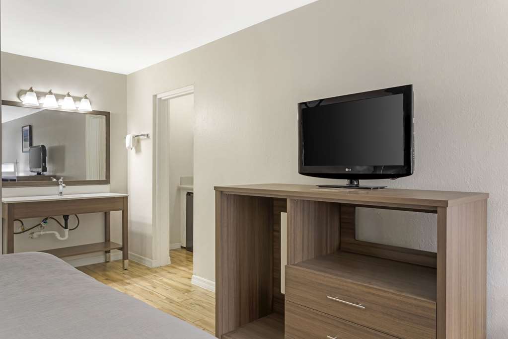 Quality Inn & Suites St Augustine Beach Area - photo 25
