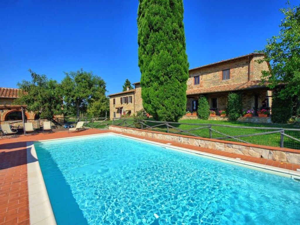 Locazione Turistica Il Frantoio — 4-Star Luxury Hotel in Montelupo Fiorentino, Italy