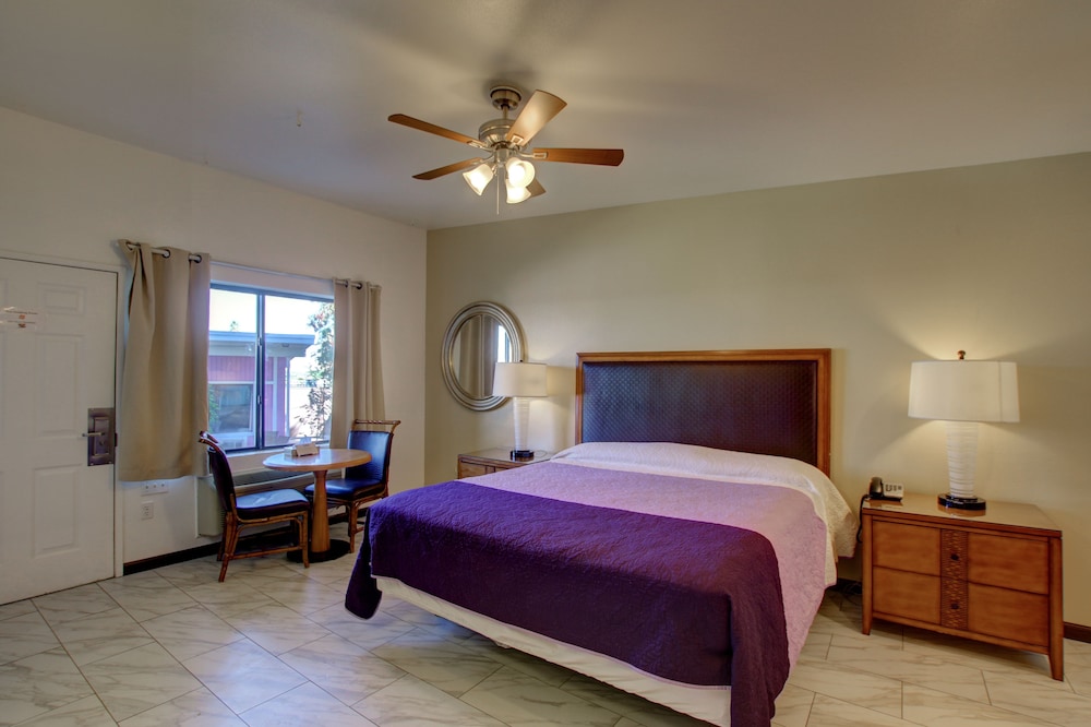 CCBC Resort Hotel A Gay Men's Resort - photo 11