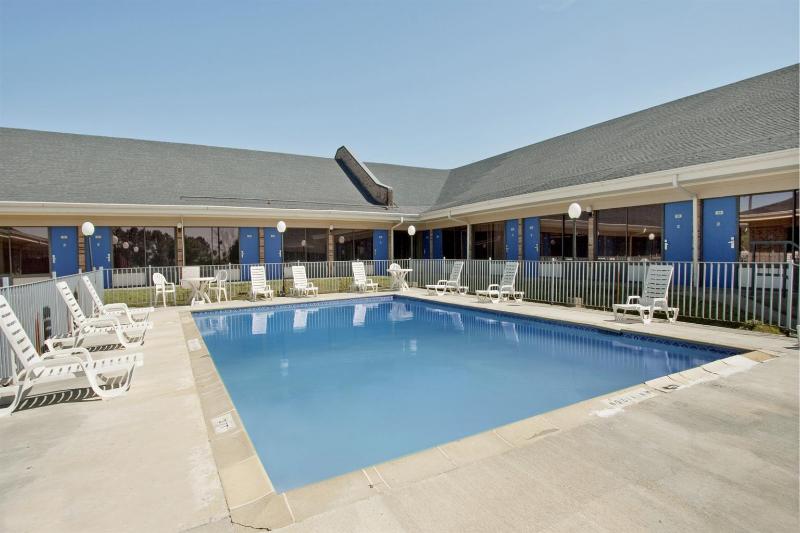 Americas Best Value Inn Forest - photo 22