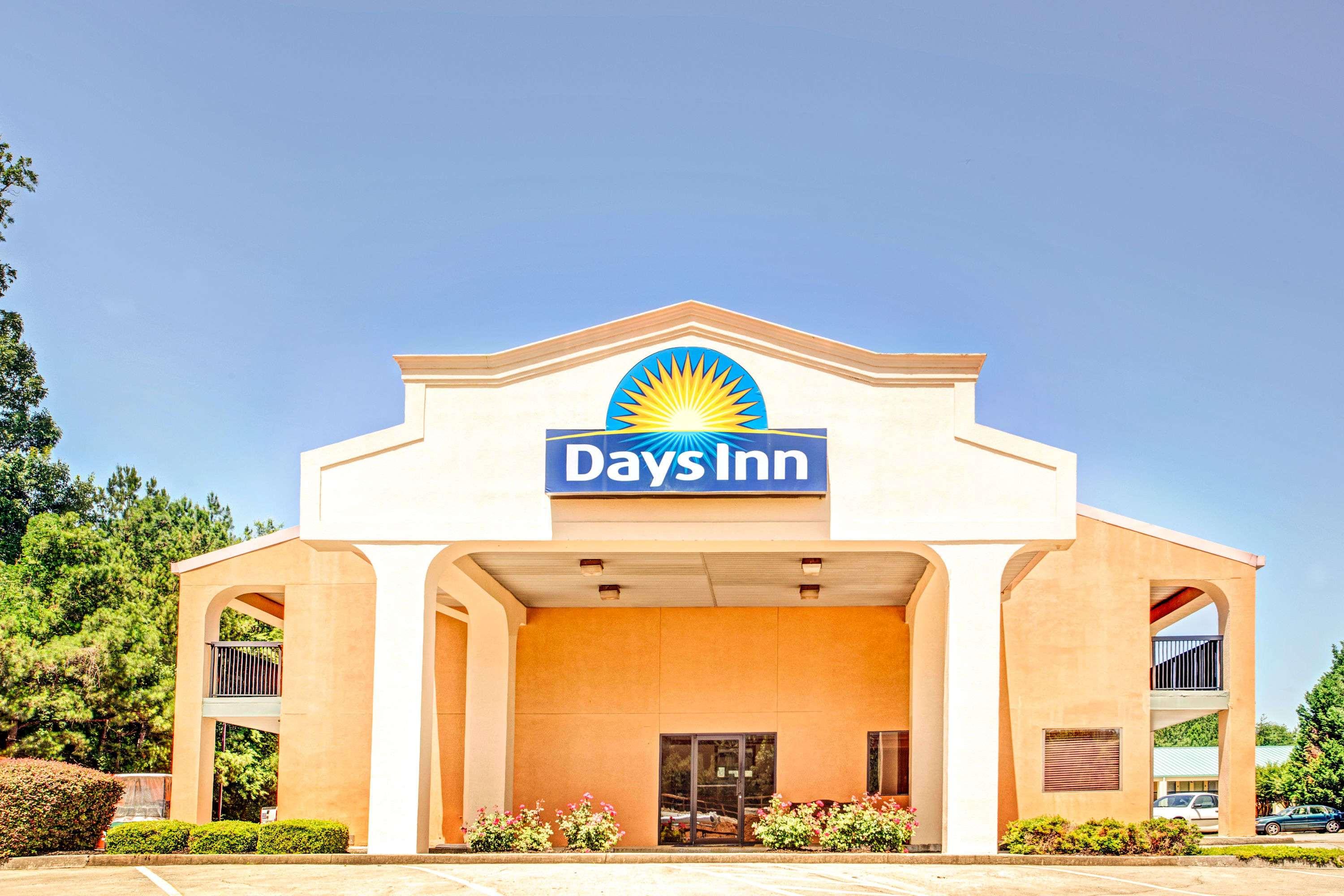 Days Inn by Wyndham Kennesaw - photo 2