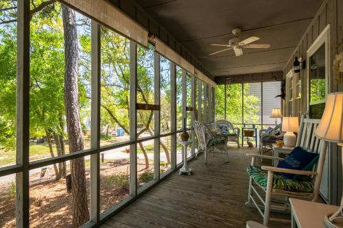 Beaching & Griping by Oak Island Accommodations - photo 36
