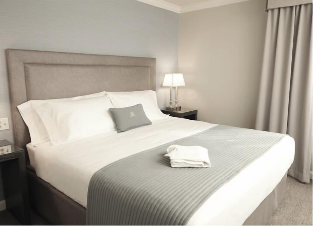 Ethan Allen Hotel - photo 18