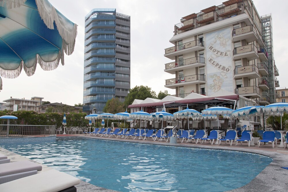 Hotel Elpiro — 4-Star Luxury Hotel in Iesolo, Italy