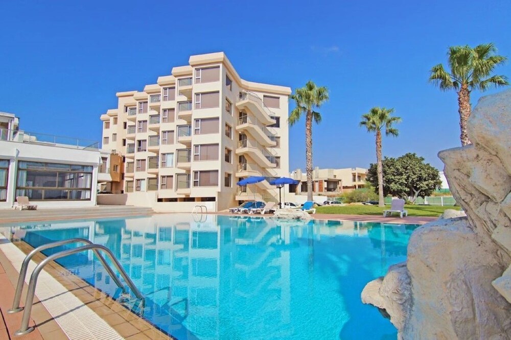 Bay View Apartment