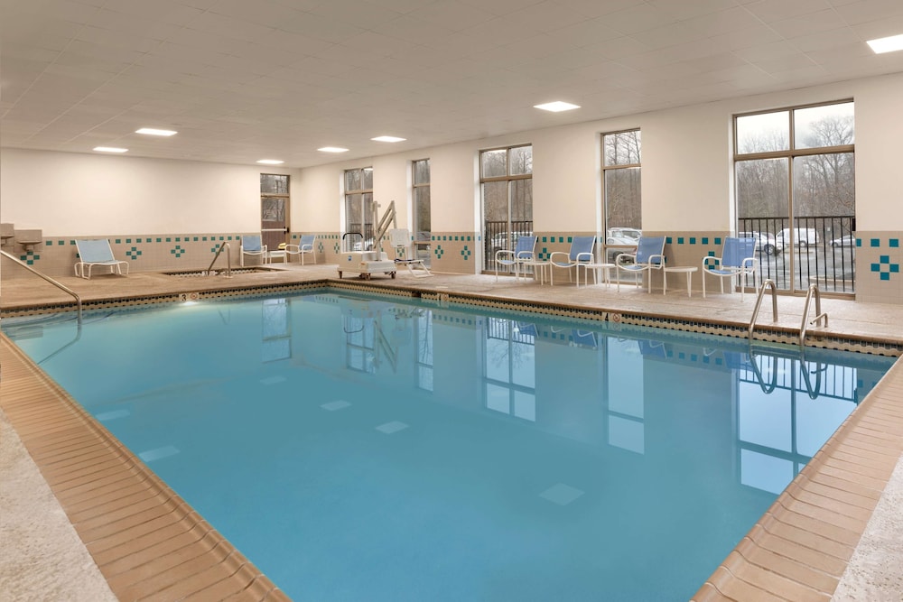 Embassy Suites by Hilton Newark Wilmington South - photo 16