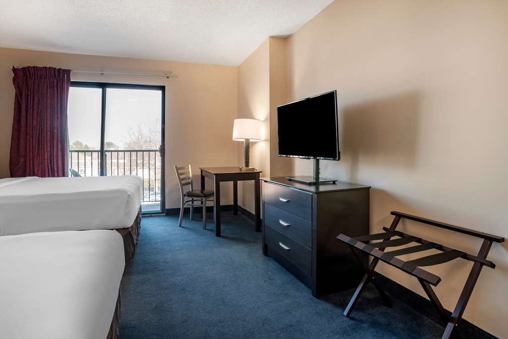 Econo Lodge Inn & Suites Rehoboth Beach - photo 32