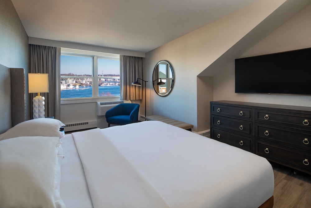 Sheraton Portsmouth Harborside Hotel - photo 12