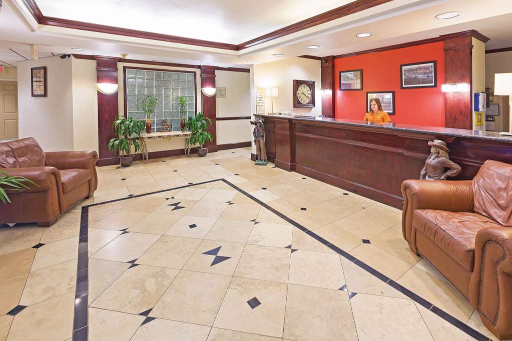 La Quinta Inn & Suites by Wyndham Dalhart - photo 10