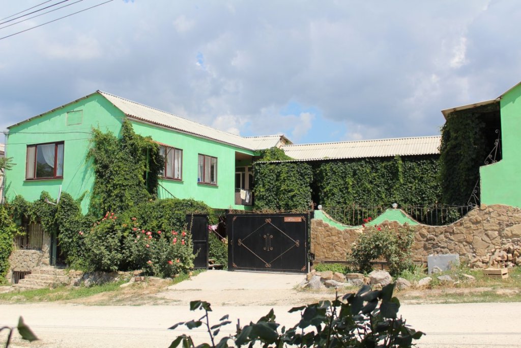 Ali Baba - carbon neutral hotel in Sudak