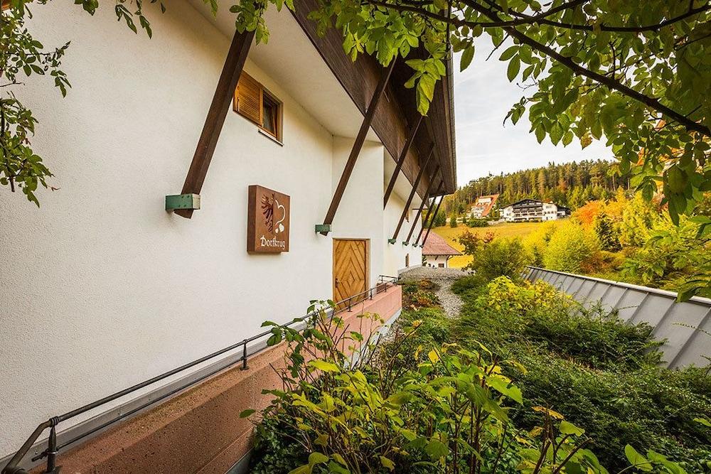 s'Hoamatl Dorfkrug Appartements — 4-Star Luxury Hotel in Seefeld In Tirol, Austria