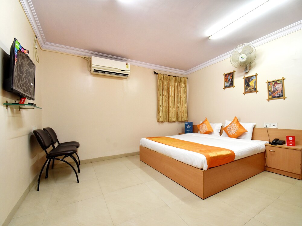 Oyo 7551 Smb Residency — Indore