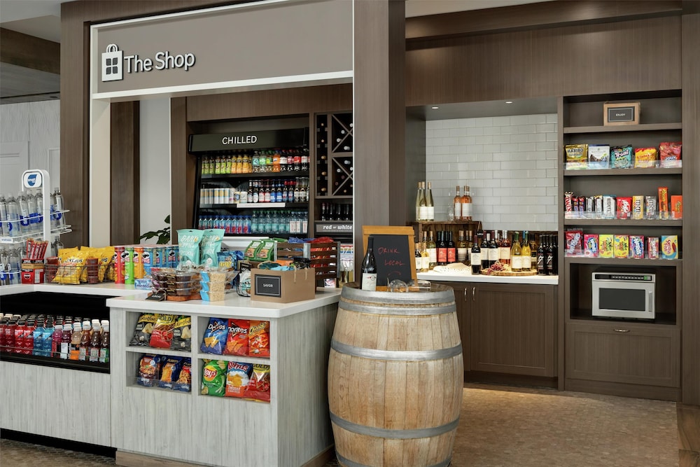 Hilton Garden Inn Riverhead - photo 34