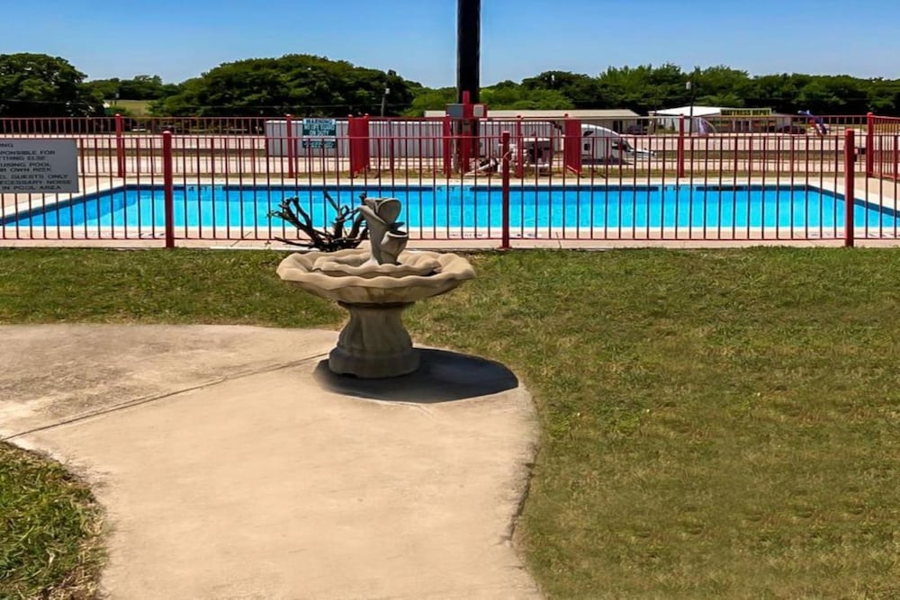 OYO Hotel Decatur TX Hwy 287 Northwest - photo 26