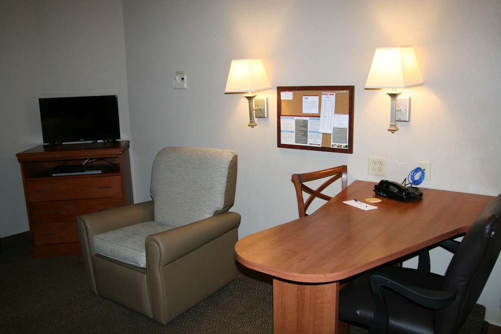 Candlewood Suites Bordentown Trenton by IHG - photo 27