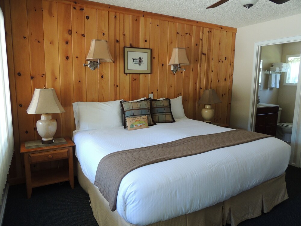 Indian Creek Lodge - photo 13