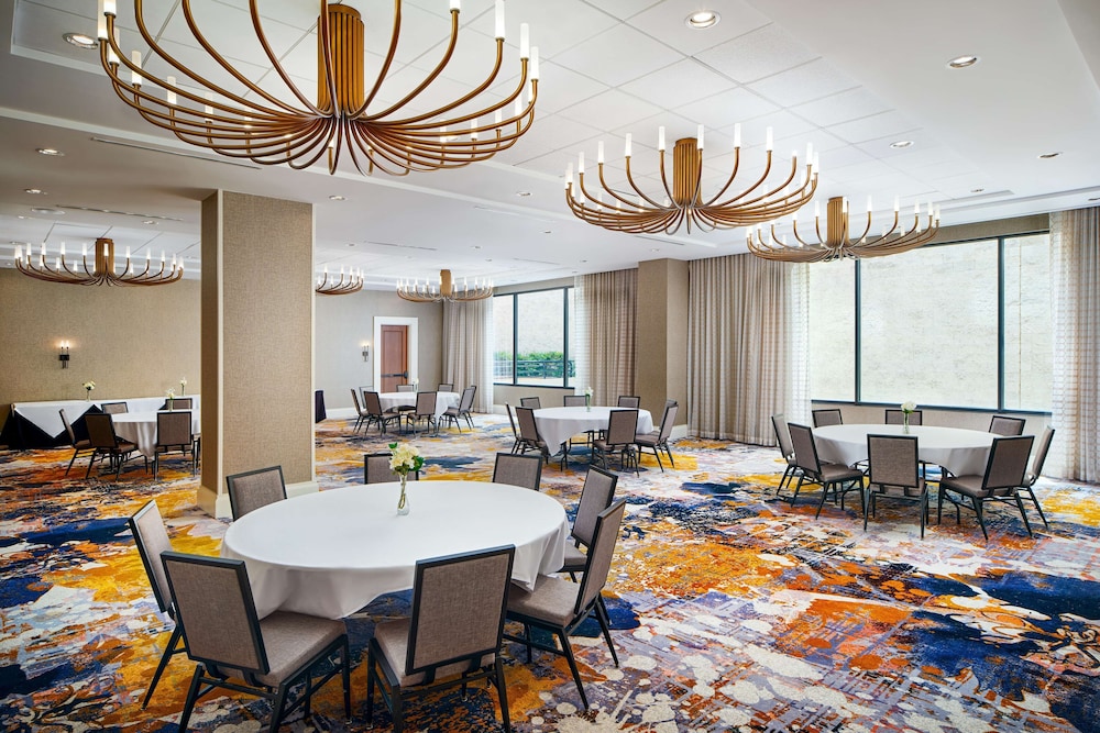 Embassy Suites by Hilton Atlanta Buckhead - photo 48