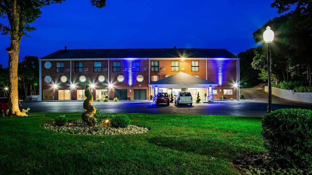 Cape Cod Hotel - featured photo