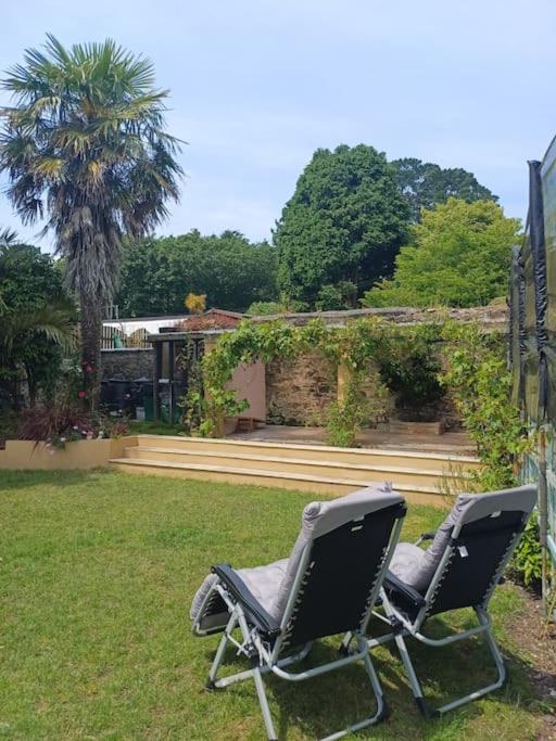 The Conifers 3 Room Small but Stylish Self Catering Bedsit Flat in Nature Reserve Free Eden taxi b4 9pm no lounge — 4-Star Luxury Hotel in Par, United Kingdom