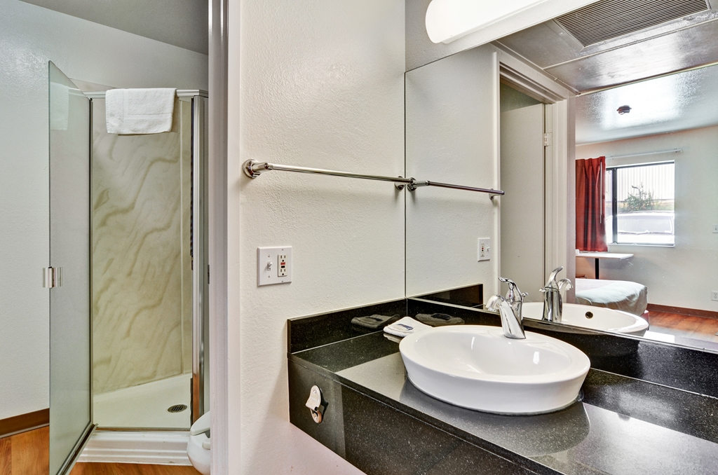 Motel 6 Pittsburgh PA Crafton - photo 24