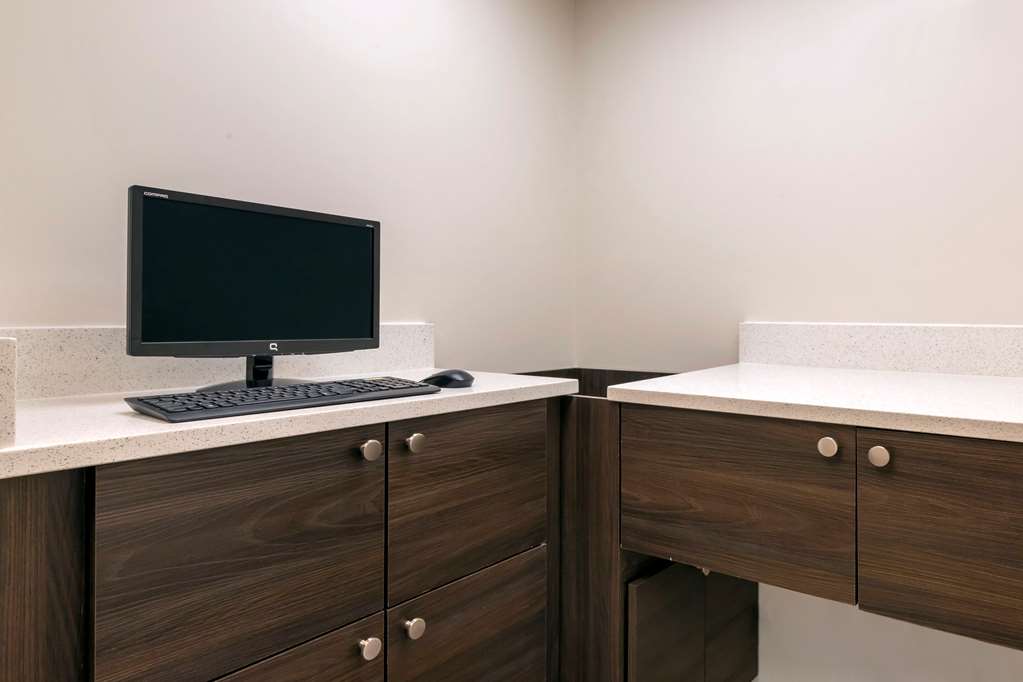 Quality Inn Saint Petersburg North Tampa Bay - photo 31