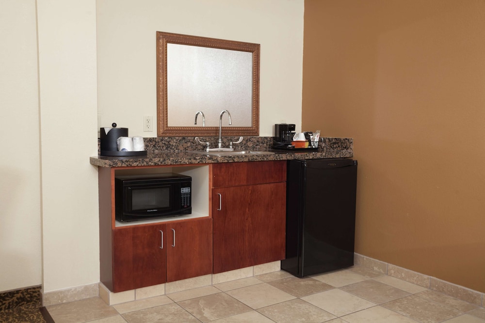 Hampton Inn Oneonta - photo 24