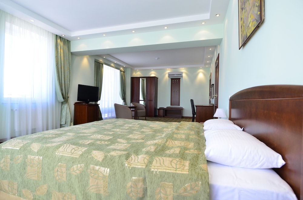 Platinum Hotel - carbon neutral hotel in Chisinau