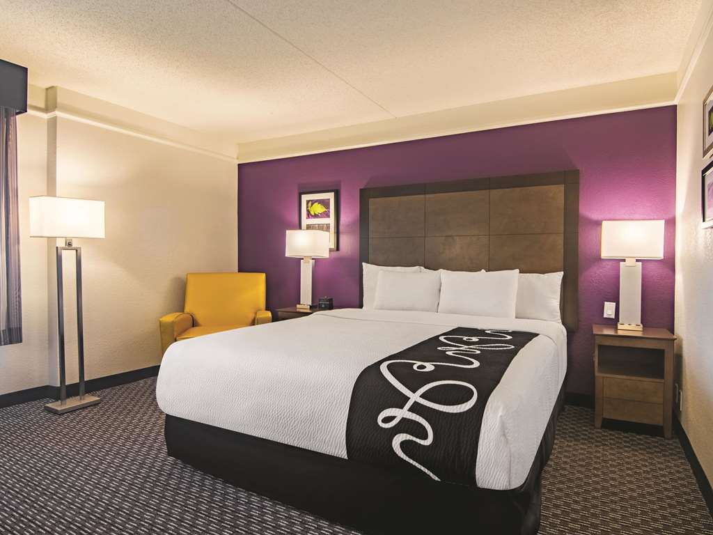 La Quinta Inn & Suites by Wyndham Oklahoma City Norman - photo 24