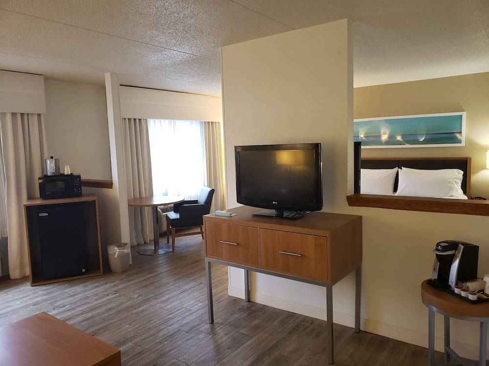 Holiday Inn Express Pittsburgh North by IHG - photo 22