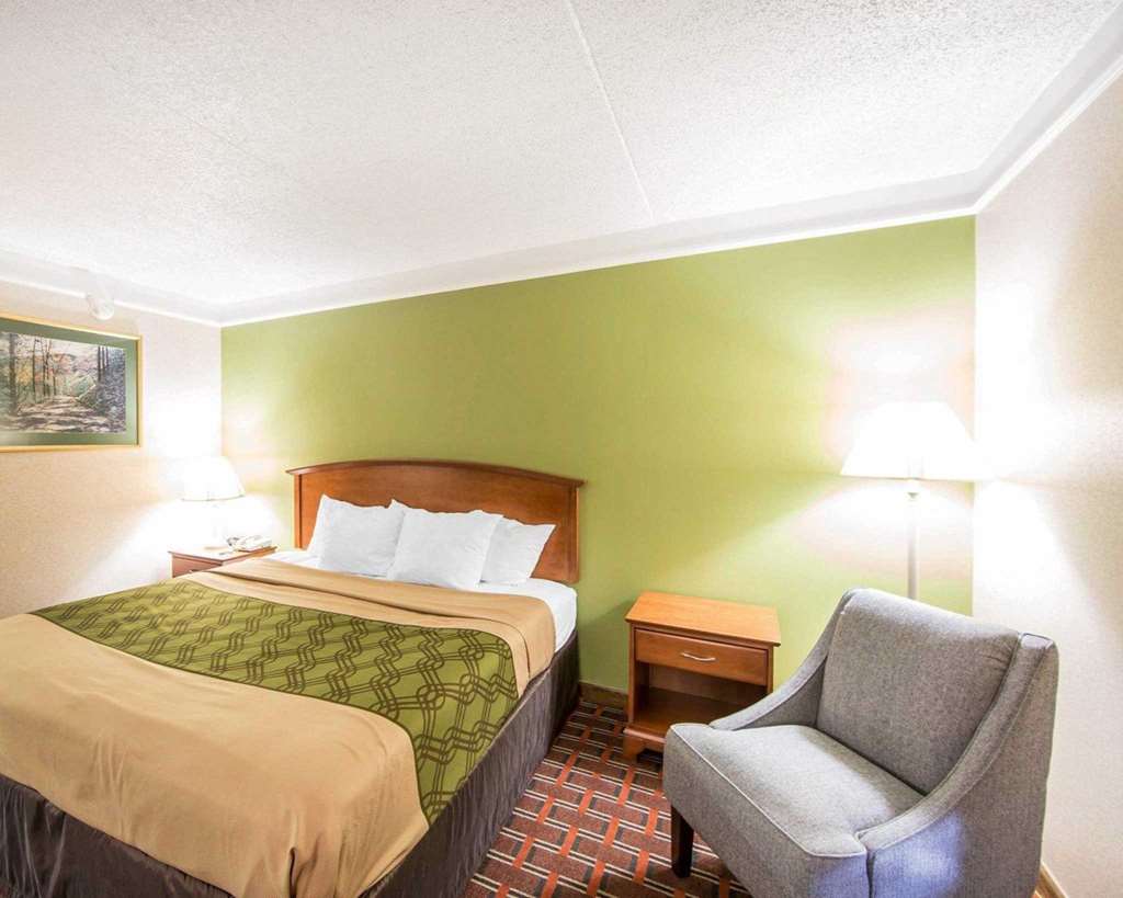 Econo Lodge Knoxville North - photo 6