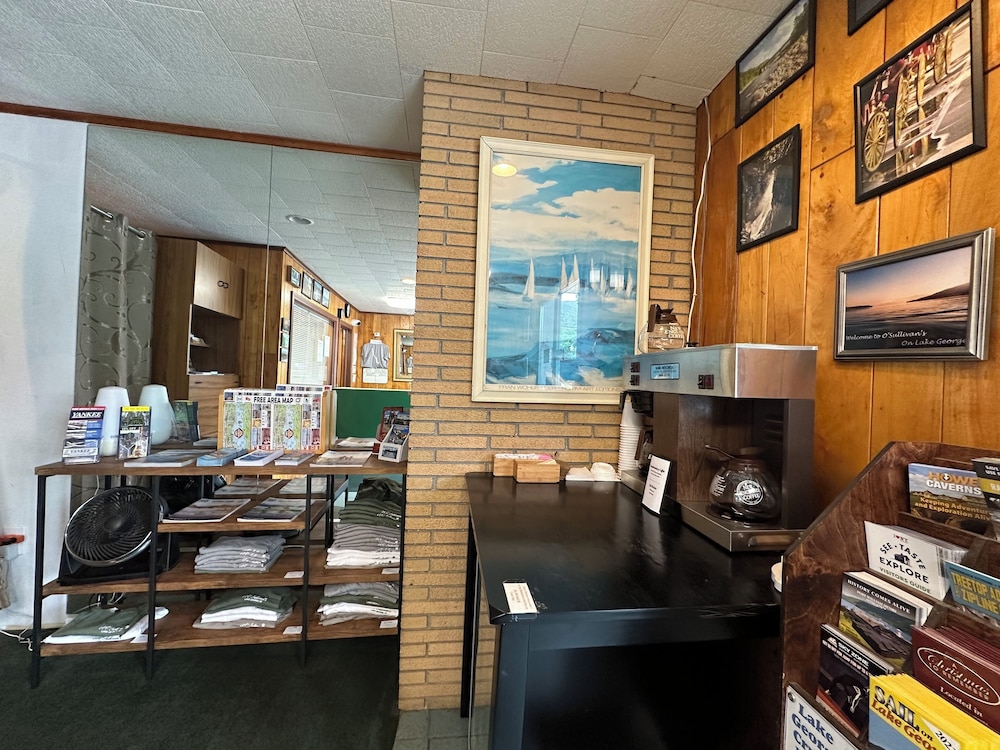 O'Sullivan's On The Lake Motel - photo 31
