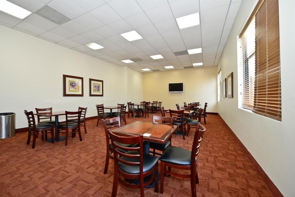 Best Western of Long Beach - photo 24