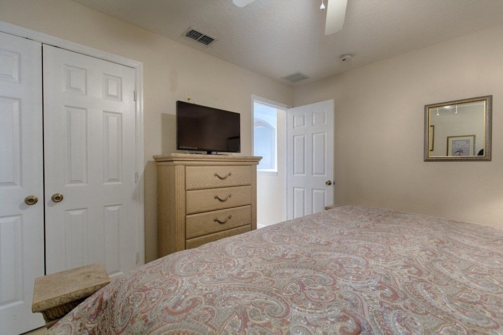 Resort 5 Bed Private Pool & Spa Game Room Home 5 Bedroom Villa by RedAwning - photo 6