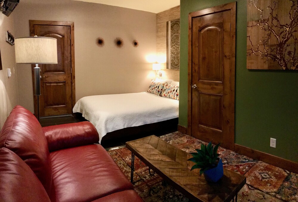 Torchlight Inn in Bridgeport, United States