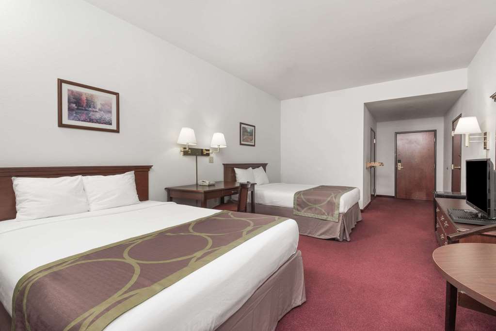 Super 8 by Wyndham Grayson - photo 10